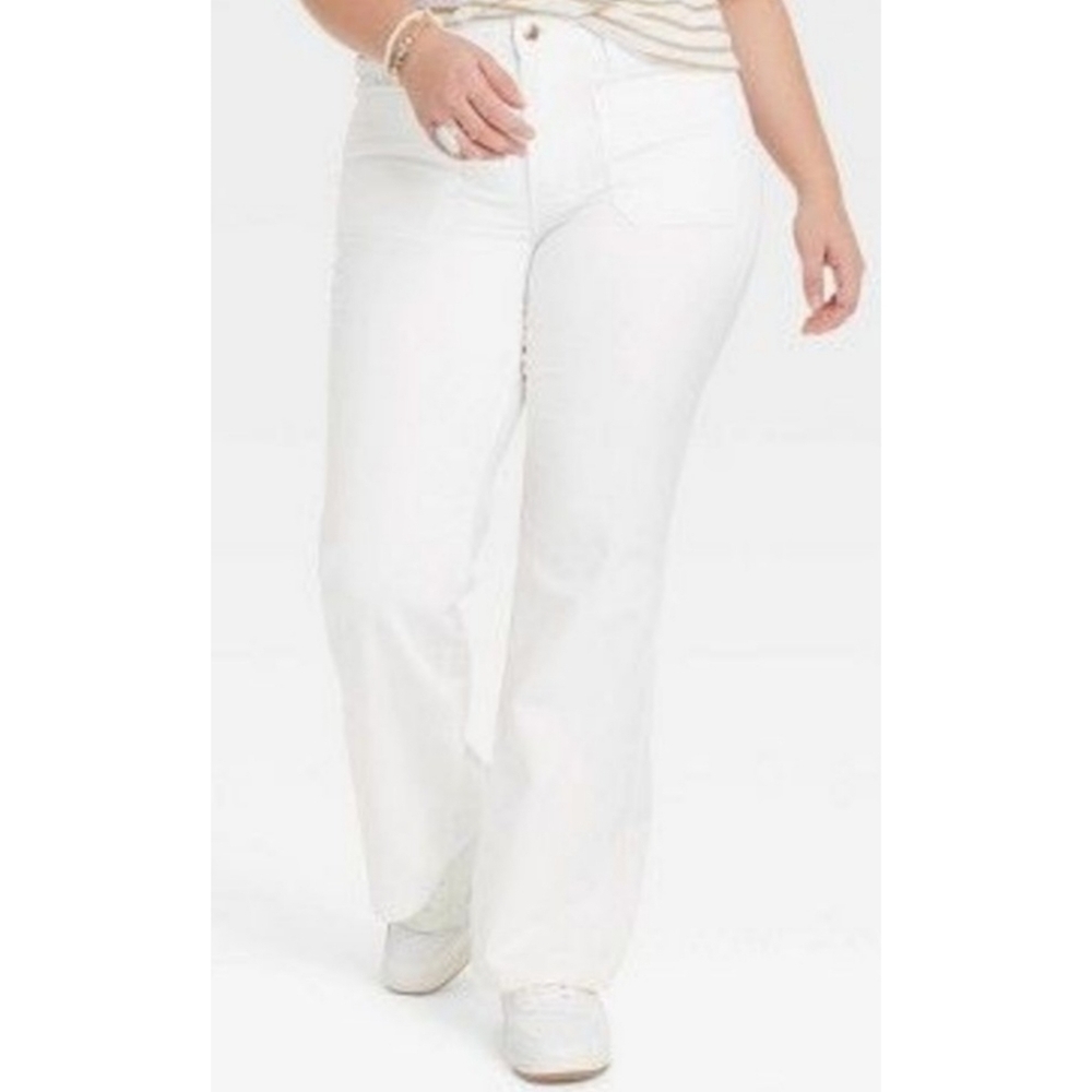 Universal Thread High Rise Flare Jeans White Size 17 Juniors